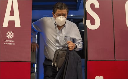 Luis Fernando Tena deja de ser entrenador de Chivas