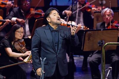 Javier Camarena rescata a Manzanero y a otros ídolos