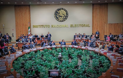 Consejeros del INE por consenso pide Córdova en aras de gobernabilidad