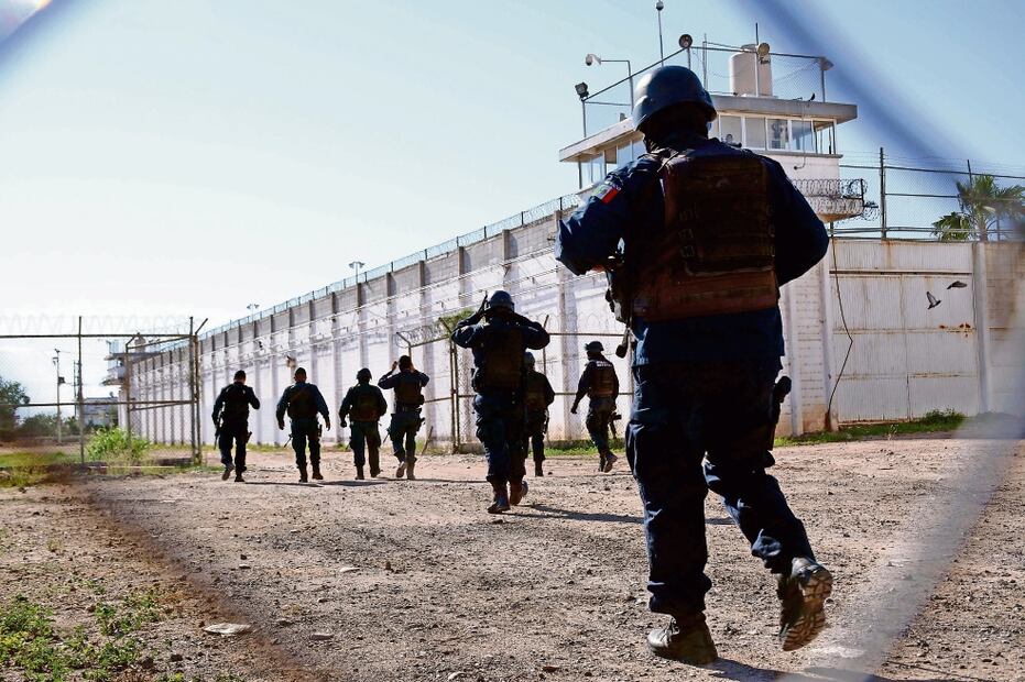 Hallan túnel de 5 metros en penal de Aguaruto, Sinaloa tras enfrentamiento. Foto: Juan Carlos Cruz / EFE