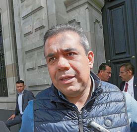 Ya alzan la mano en Morena para el Senado