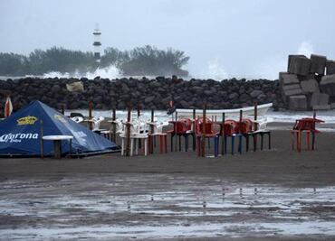 Tropical Storm Seymour getting stronger in the Pacific