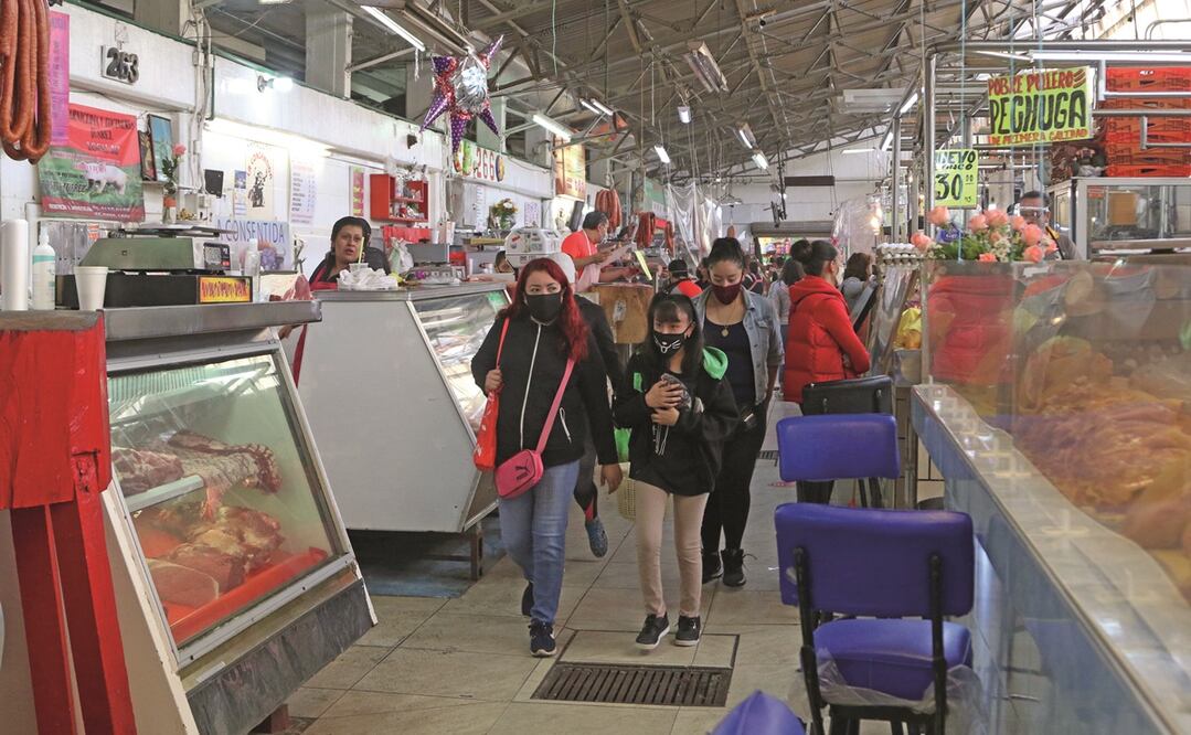 Para los pequeños comercios, la miscelánea fiscal 2022 propone que paguen una cuota fija dependiendo de su ingreso bruto anual. Foto: ARCHIVO EL UNIVERSAL 