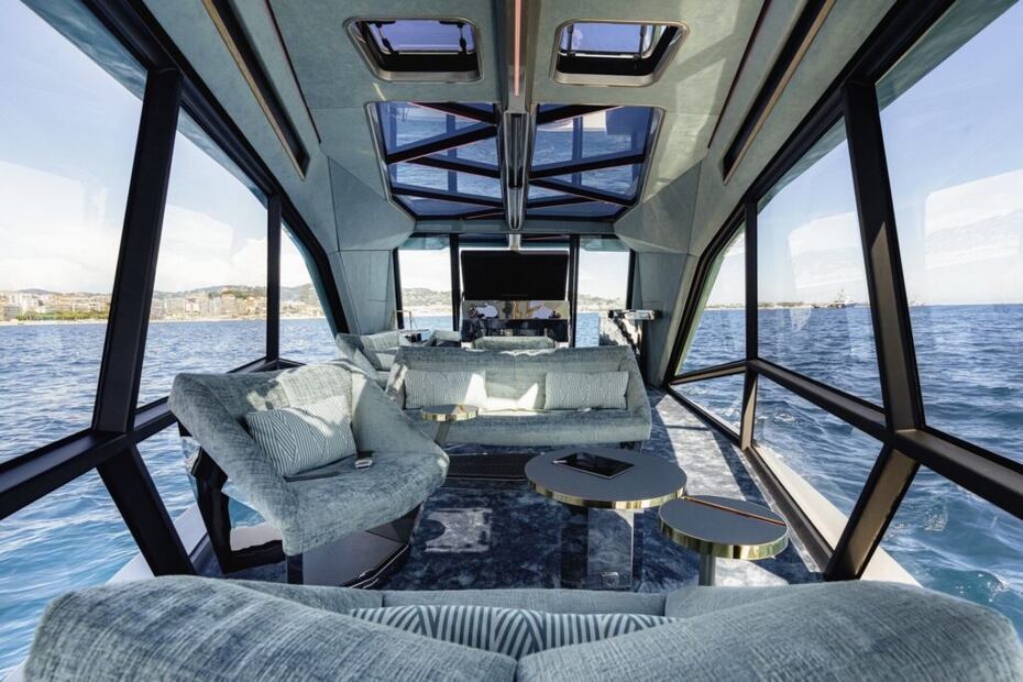 Creado junto con la empresa Tyde, este es un yate eléctrico presentado en Cannes.
