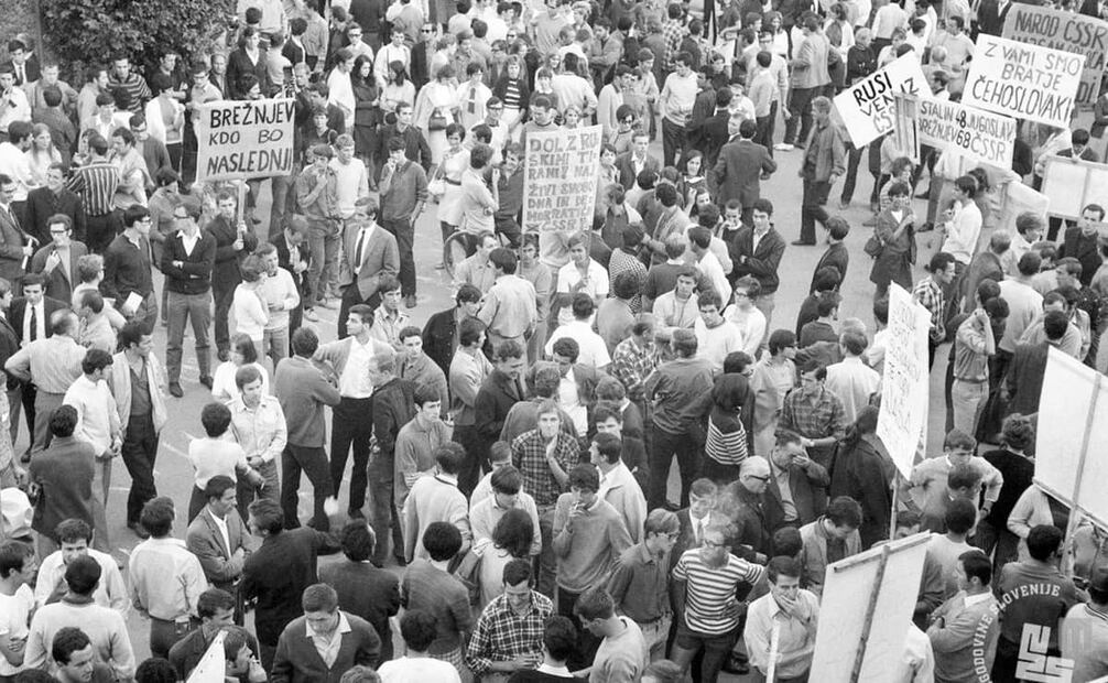 Protestas estudiantiles en Checoslovaquia. Aunque la “primavera de Praga” se trató de un movimiento colectivo, los intelectuales y universitarios fueron grandes partidarios del "socialismo con rostro humano". Foto: Svetozar Busić/Wikimedia Commons.