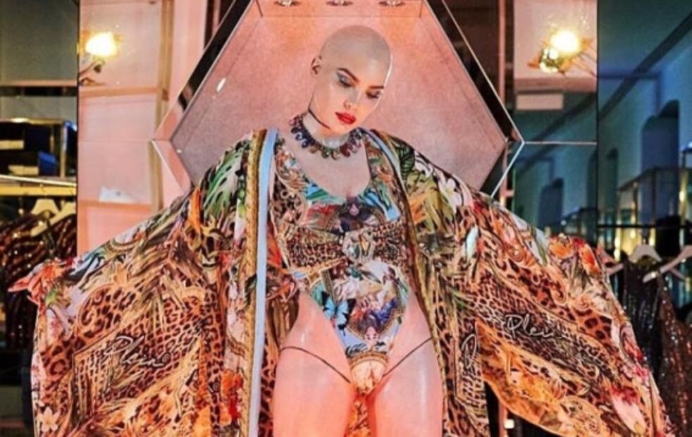El traje de baño de corte alto de Belinda es el más hot