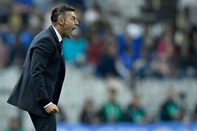 Caixinha explota contra reportero de MVS, tras título de Cruz Azul