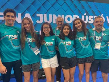 Federación de Natación se autopromociona en uniformes y olvida a Mexico