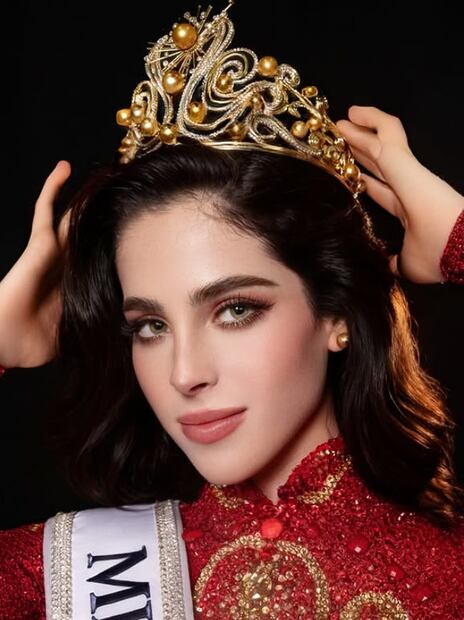 Fátima Bosch en foto oficial como ganadora de Miss Universo 2025.