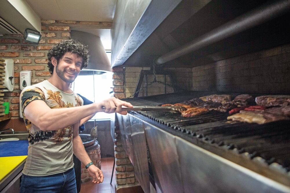 La carne es preparada al momento, lo que garantiza que el sabor de la carne sea especial (AGUSTÍN SALINAS. CRISTOPHER ROGEL. ARIEL OJEDA. JUAN BOITES. GERMÁN ESPINOSA / EL UNIVERSAL)
