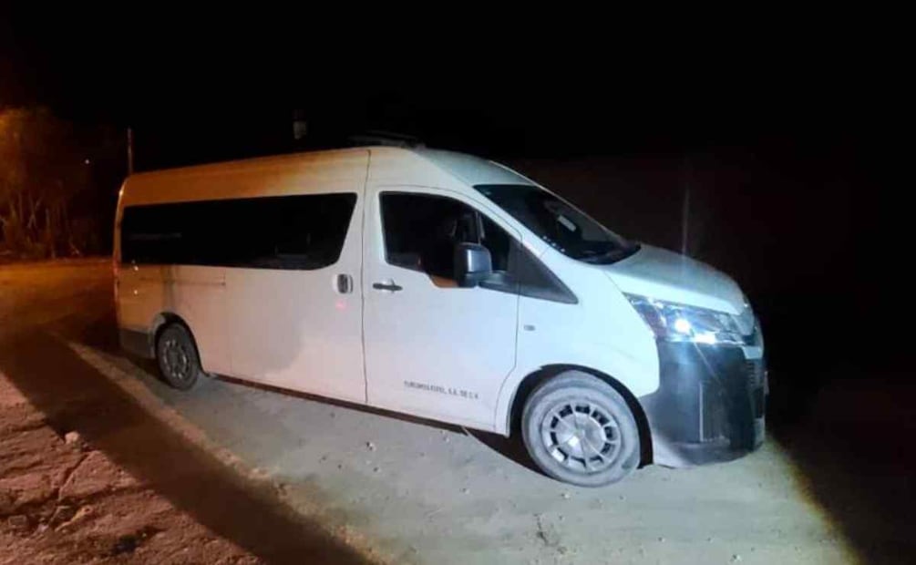 Vehículo en el que se transportaban las personas de Guanajuato. Foto Especial