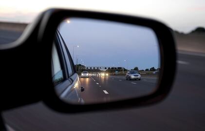 La importancia del uso de los espejos retrovisores