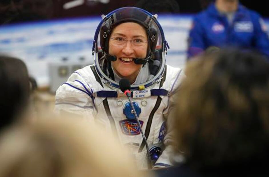 Astronauta Christina Koch bate récord de permanencia de una mujer en el espacio