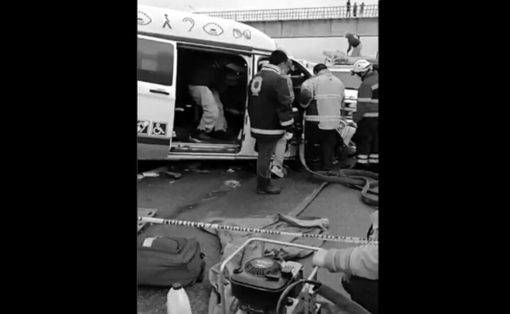 Choque de camioneta de traslado del DIF deja 3 muertos y 7 heridos en Hidalgo