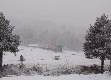 Nevado de Toluca se pinta de blanco por primera nevada del año