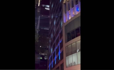 Muere mujer tras lanzarse desde un alto piso en Reforma 222