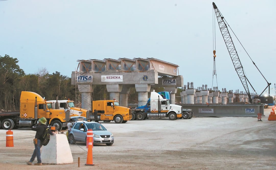 En diversas partes de las estructuras de concreto es visible el logotipo de la Secretaría de la Defensa Nacional. Foto: Valente Rosas / EL UNIVERSAL