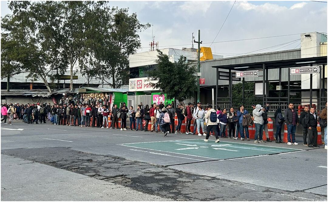 Paradero en Pantitlán. Foto: Ivan Montaño / EL UNIVERSAL