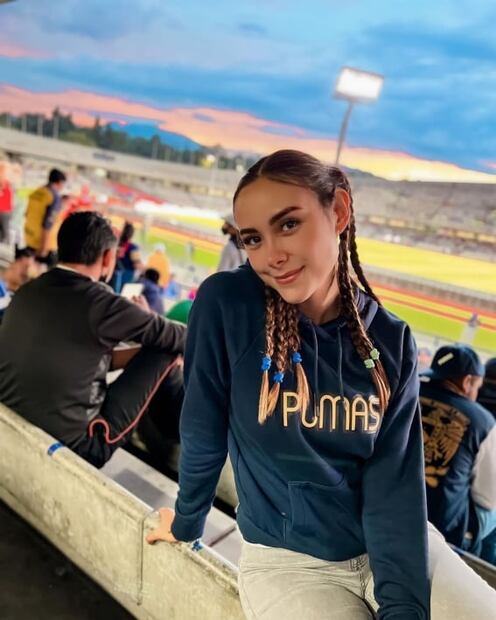 Quién es Mafershof, la hermosa fan de los Pumas de la UNAM que arrasa en redes