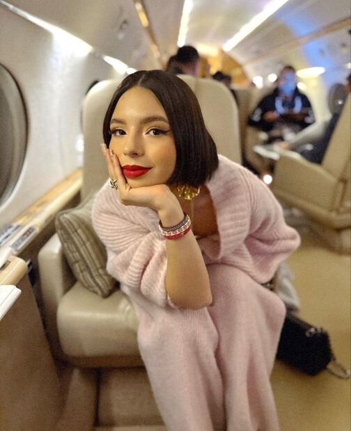 Ángela Aguilar lleva el estilo comfy ideal para el frío