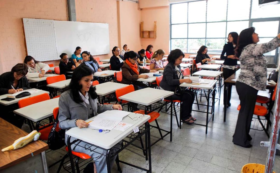 Piden al presidente Enrique Peña Nieto revocar esta decisión y no permitir que la educación se use como moneda de cambio para negociar con grupos que violan la ley de manera impune. (Foto: Yadin Xolalpa/EL UNIVERSAL)