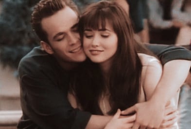 Dylan y  Brenda, la historia de amor de los personajes de Shannen Doherty y Luke Perry en "Beverly Hills 90210"
