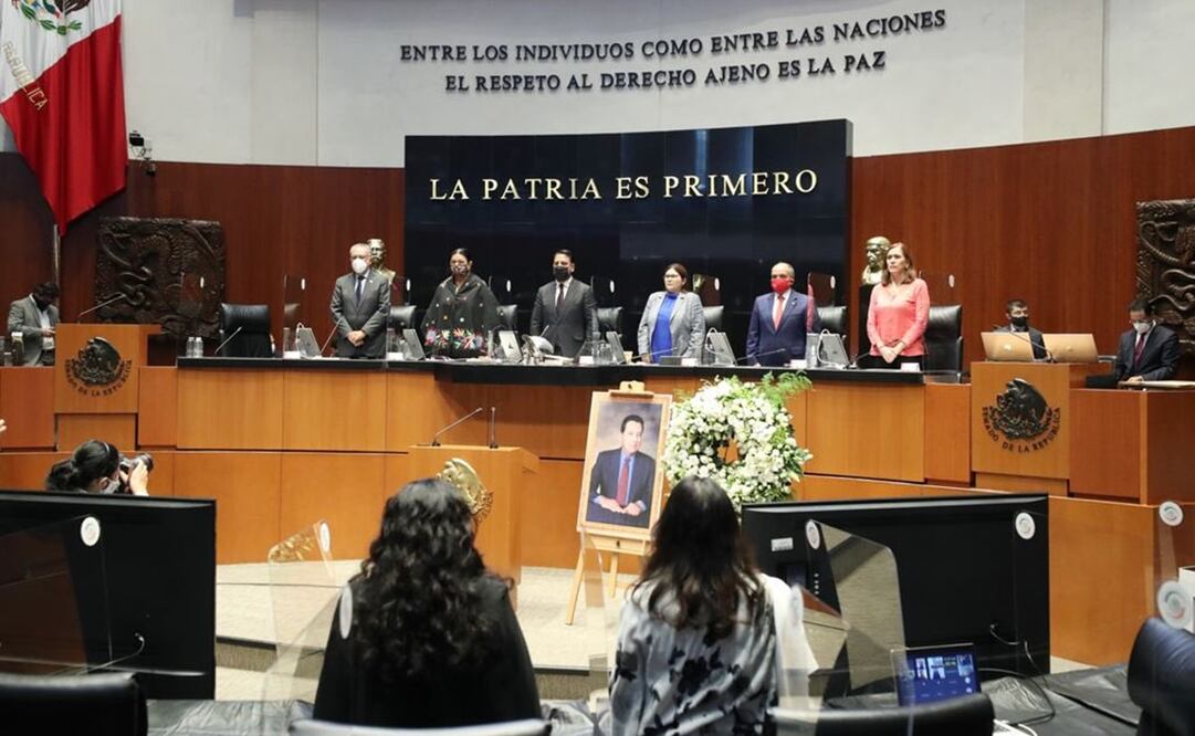 El presidente de la Comisión Permanente, Eduardo Ramírez Aguilar, señaló que Ruiz Redondo fue un destacado periodista. Foto: Especial