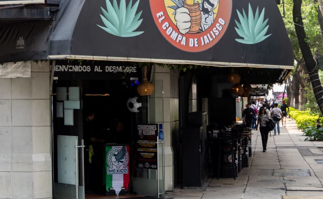 Partido México-Ecuador divide expectativas de venta entre comercios del Centro Histórico; Ley Seca preocupa a negocios.
Foto Hugo Salvador / El Universal