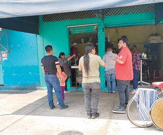 La calle 310, donde los negocios nunca cerraron a pesar del Covid