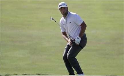 El español Jon Rahm va por el título y la cima en el PGA Tour