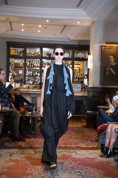 MBFWMx: Julia y Renata exponen un ensayo a los pliegues y la naturaleza