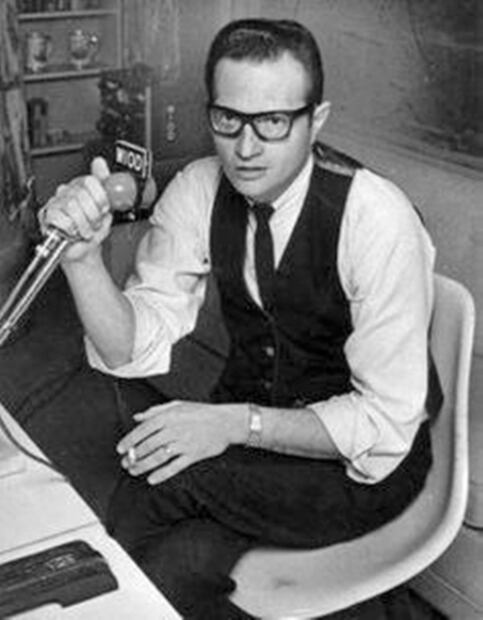 Adiós a Larry King el tipo rudo del periodismo en tv