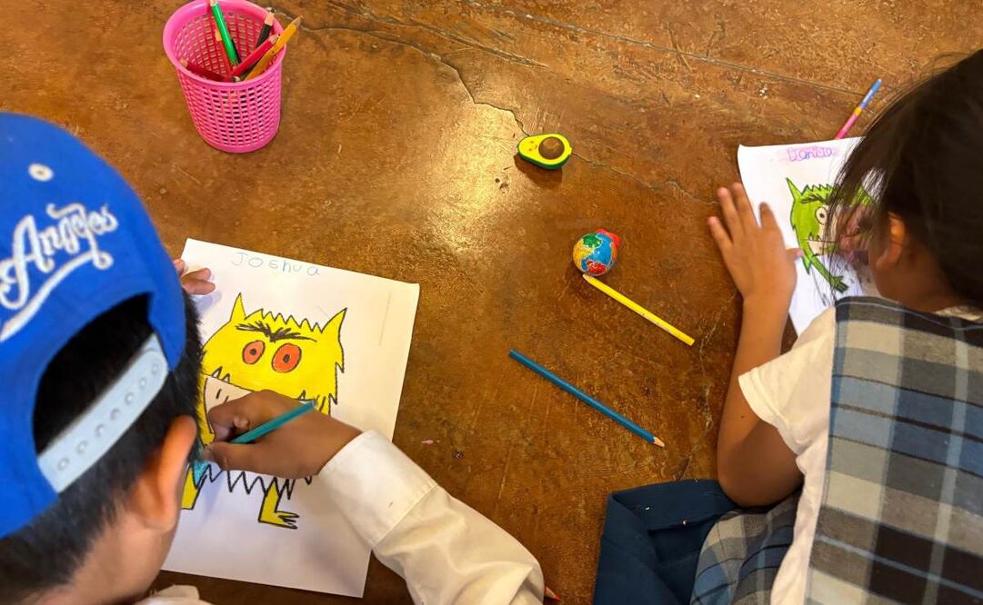 El Fideicomiso del Centro Histórico y la UNAM imparten talleres para niños y niñas mexicanos y migrantes (16/04/2025). Foto: Especial