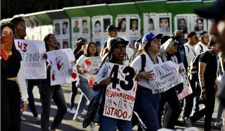 Compañía de Jesús refrenda confianza en investigación del Centro Prodh en caso Ayotzinapa