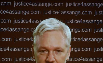 WikiLeaks founder Julian Assange begins court battle against extradition