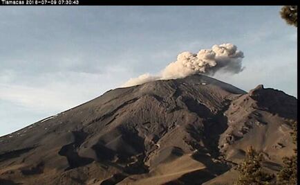 144 low-intensity exhalations spewed by Popocatépetl