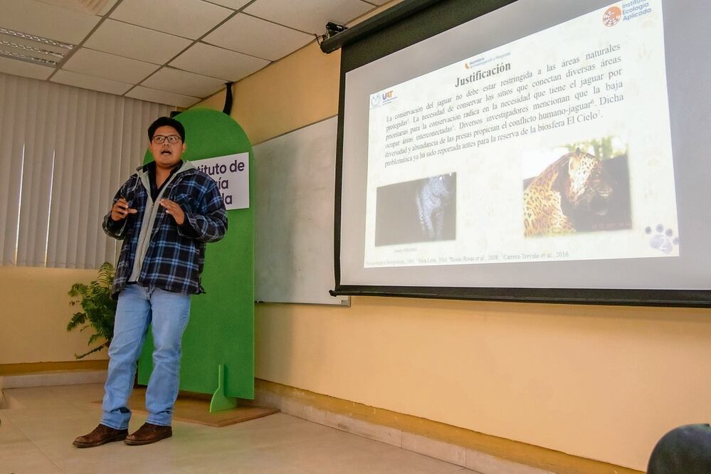 Un estudiante de la UAT presentó su investigación para conocer el entorno de los jaguares para su protección. Foto: Especial