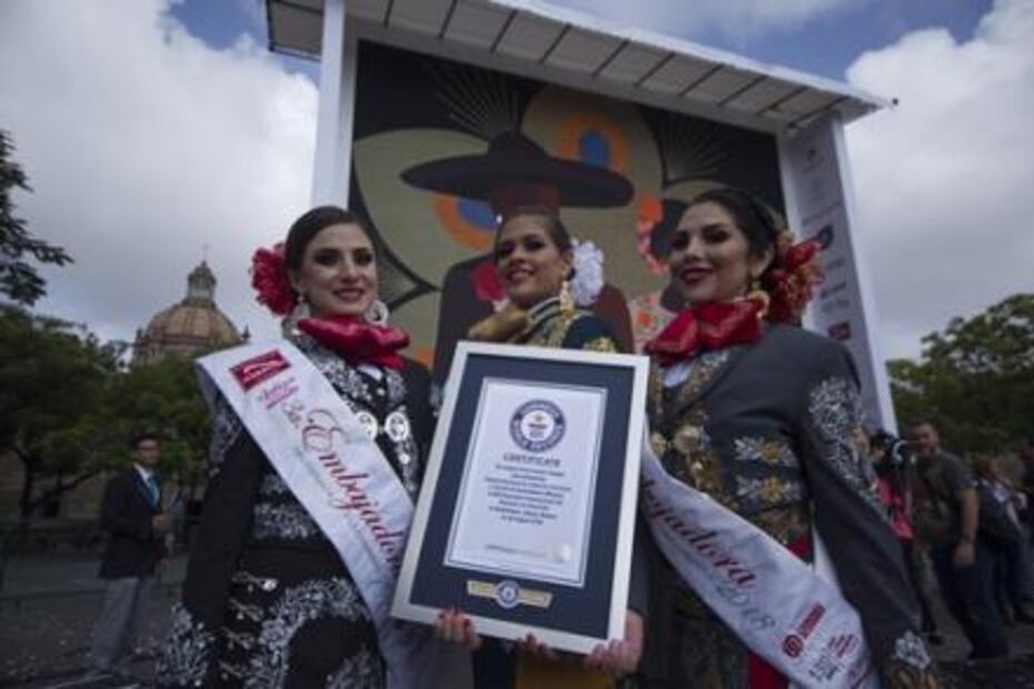 Mosaico de chaquira en Jalisco gana Guiness del más grande del mundo