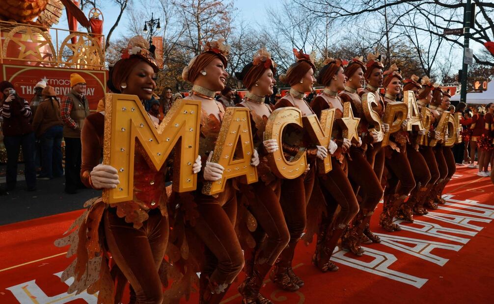 El 99.° Desfile del Día de Acción de Gracias de Macy's recorre Manhattan hacia la tienda insignia de Macy's el 27 de noviembre de 2025 en la ciudad de Nueva York. Foto: AFP