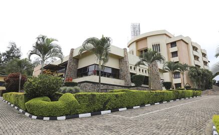 Gobierno británico detiene a los primeros migrantes para ser deportados a Ruanda