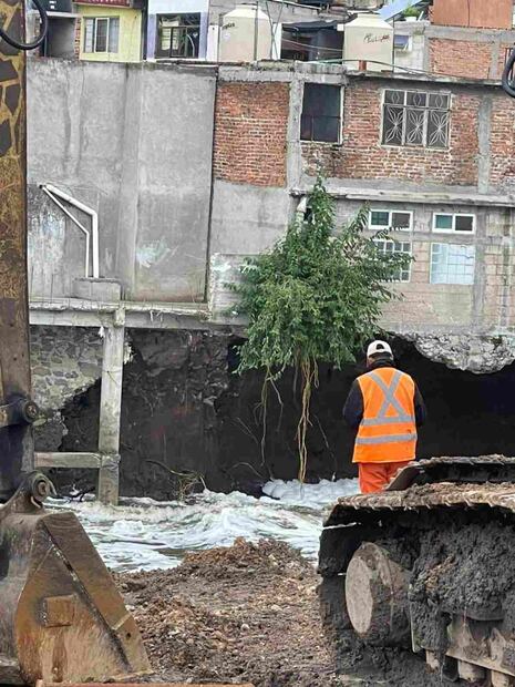 Hasta el momento se mantiene el desalojo de viviendas mientras una empresa que trabaja con Conagua realiza acciones para resarcir el daño / Foto: Especial