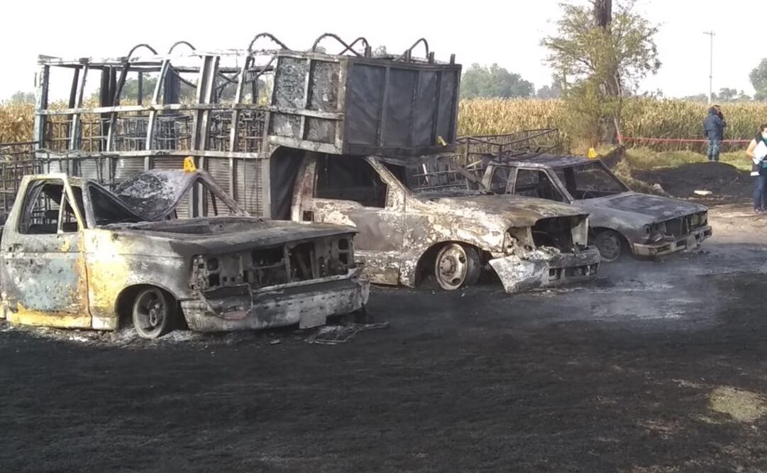 Al acudir al lugar, los bomberos detectaron que se encontraban tres unidades calcinadas (Foto: Especial)