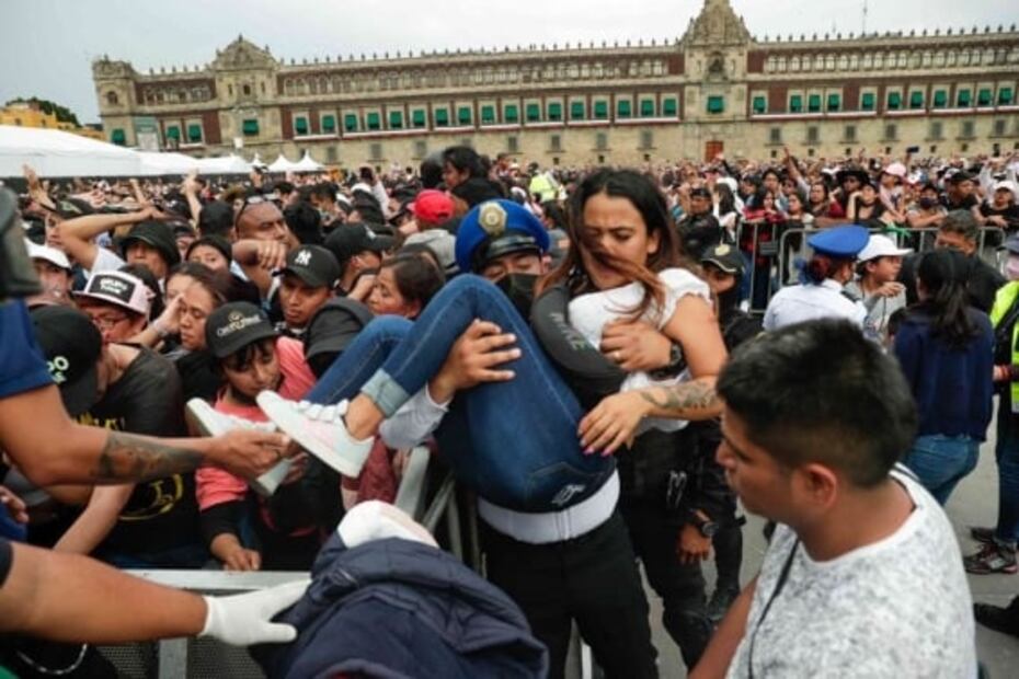 Previo al concierto de Grupo Firme, sacan de la multitud a niños y a mujer por riesgo de asfixia 