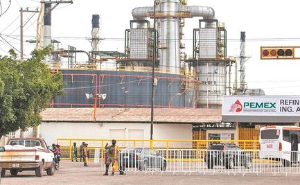 Hallan en Salamanca auto con explosivos cerca de refinería