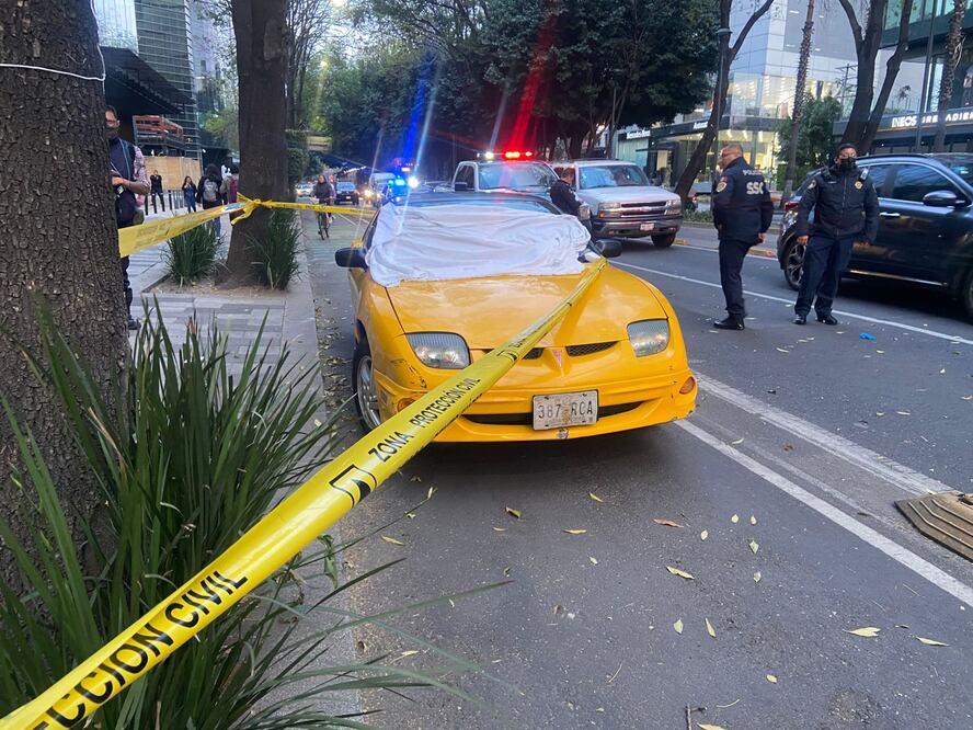 Un hombre se habría disparado en la cabeza tras chocar contra otra vehículo en la avenida Insurgentes y Pilares, en la colonia Del Valle, en la alcaldía Benito Juárez. (Foto: Juan Carlos Williams/ EL UNIVERSAL)
