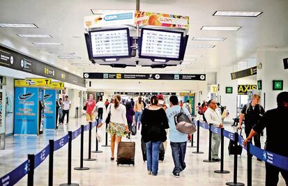 Deben aerolíneas informar de indemnización por demoras