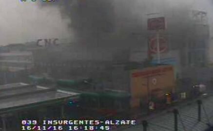 Reportan incendio en tienda de telas en Insurgentes