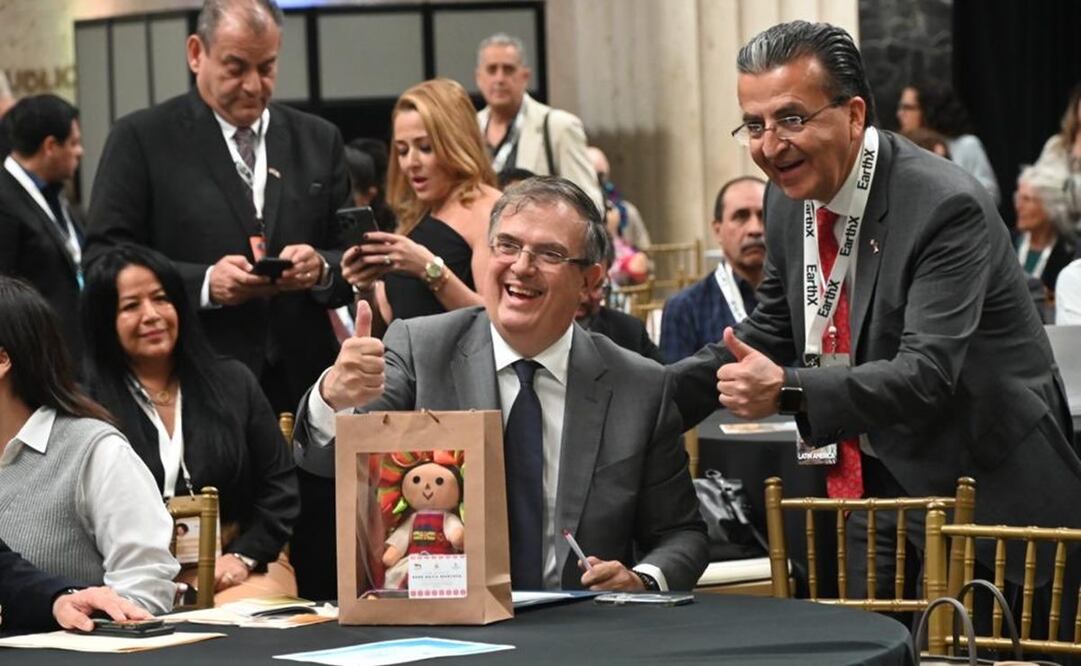 Marcelo Ebrard en visita de alcaldes de EU. Foto: Twitter @m_ebrard