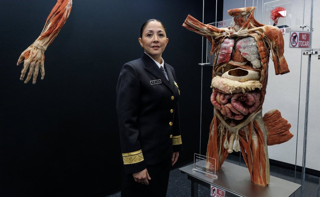 Yza Nubia Frías Aguirre, primera mujer en desempeñarse como directora de Centro de Estudios Navales en Ciencias de la Salud, afirma que ingresó a la Marina por el ideal de poder contribuir al crecimiento del país. (24/03/2025) Foto: Yaretzy M. Osnaya | El Universal