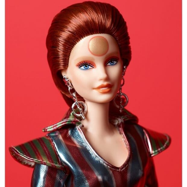 Barbie lanza una muñeca en honor a David Bowie